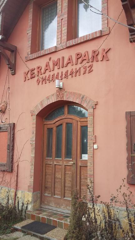 Keramiapark Guesthaus Hotel Budapesta Exterior foto