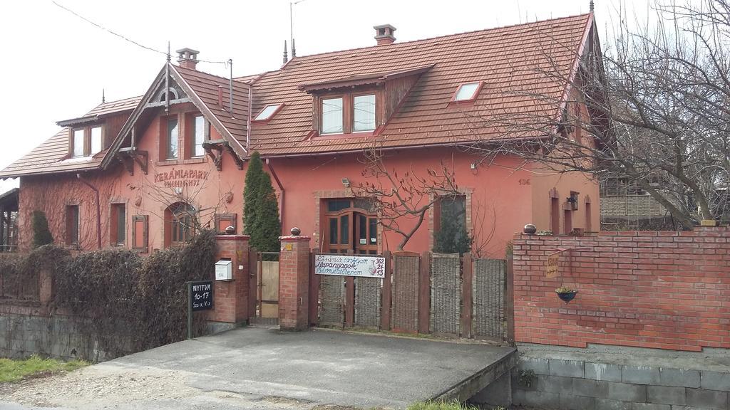 Keramiapark Guesthaus Hotel Budapesta Exterior foto